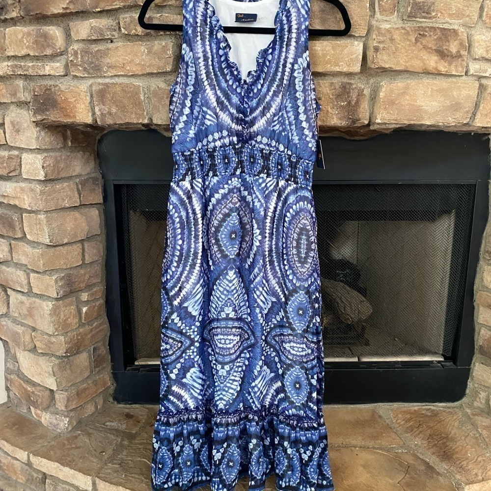 NWT Just…Taylor blue, black and white V neck dress with bottom ruffle size 6